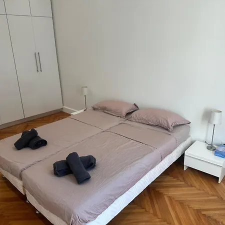 Golden House * 칸느